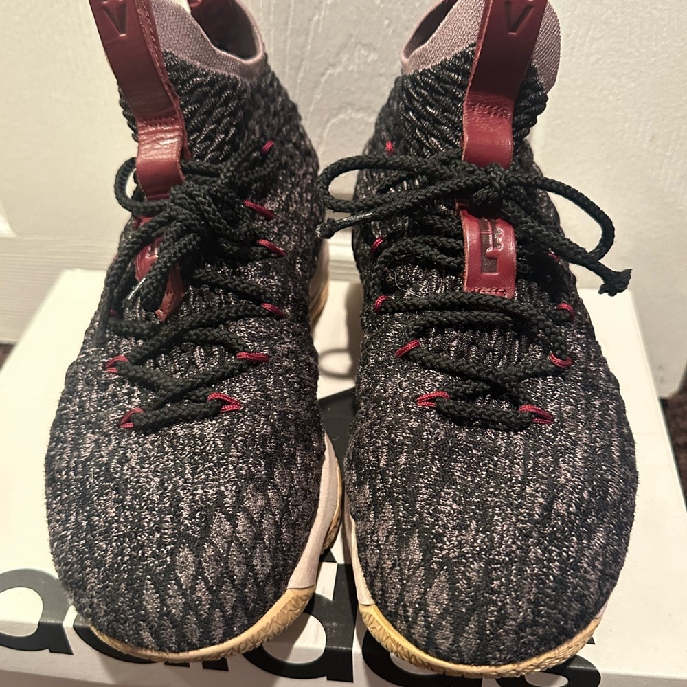 Nike Lebron Basketball Athletic Shoes